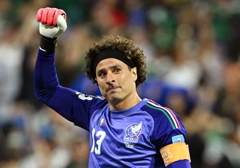 Soccer Football - FIFA World Cup 2026 - Group A - Czech Republic v Mexico - Estadio Azteca, Mexico City, Mexico - June 24, 2026 Mexico's Guillermo Ochoa celebrates after the match REUTERS/Annegret Hilse